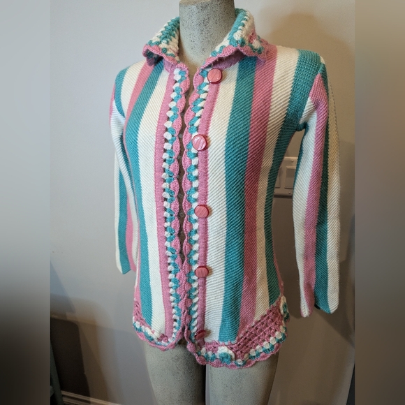 Vintage Striped Pink Ivory and Teal Whimsical Grandmacore Cardigan Size S - Picture 6 of 9